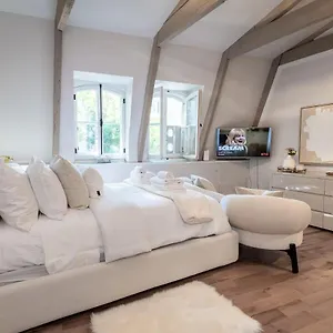 Gorgeous Modern Loft With Mezzanine In Old , Ville de Québec Canada